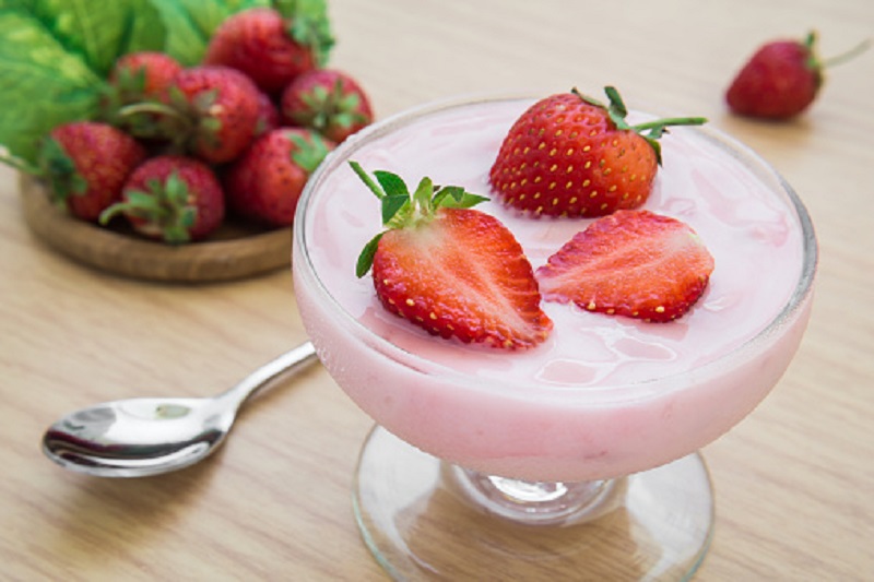 Strawberry-Fool-Frozen-Dessert