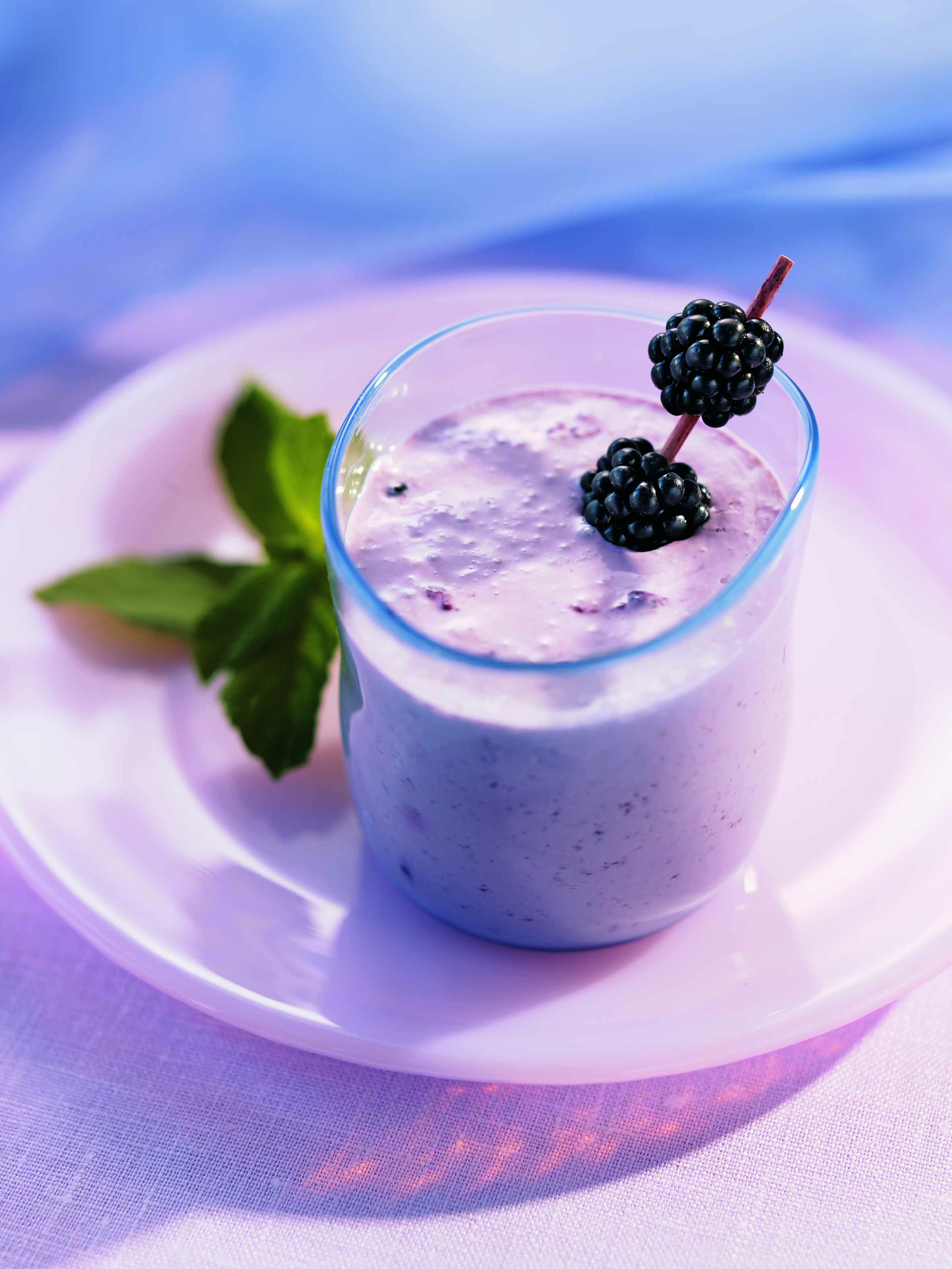 Greek yogurt blackberry banana smoothie