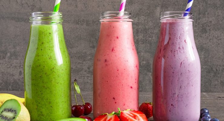Kiwi, Strawberry, and Blueberry Smoothies in Individual Bottles