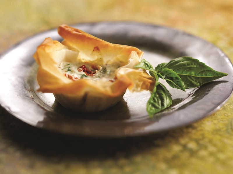 Sun-Dried Tomato Tartlets with Cheese 