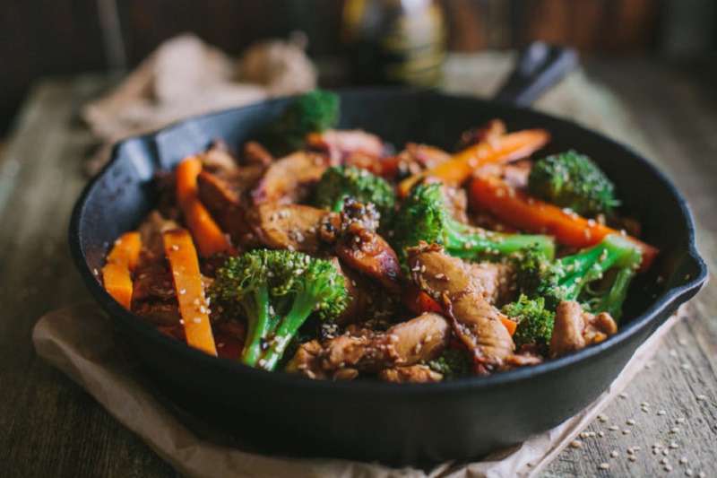low carb chicken and broccoli stir fry